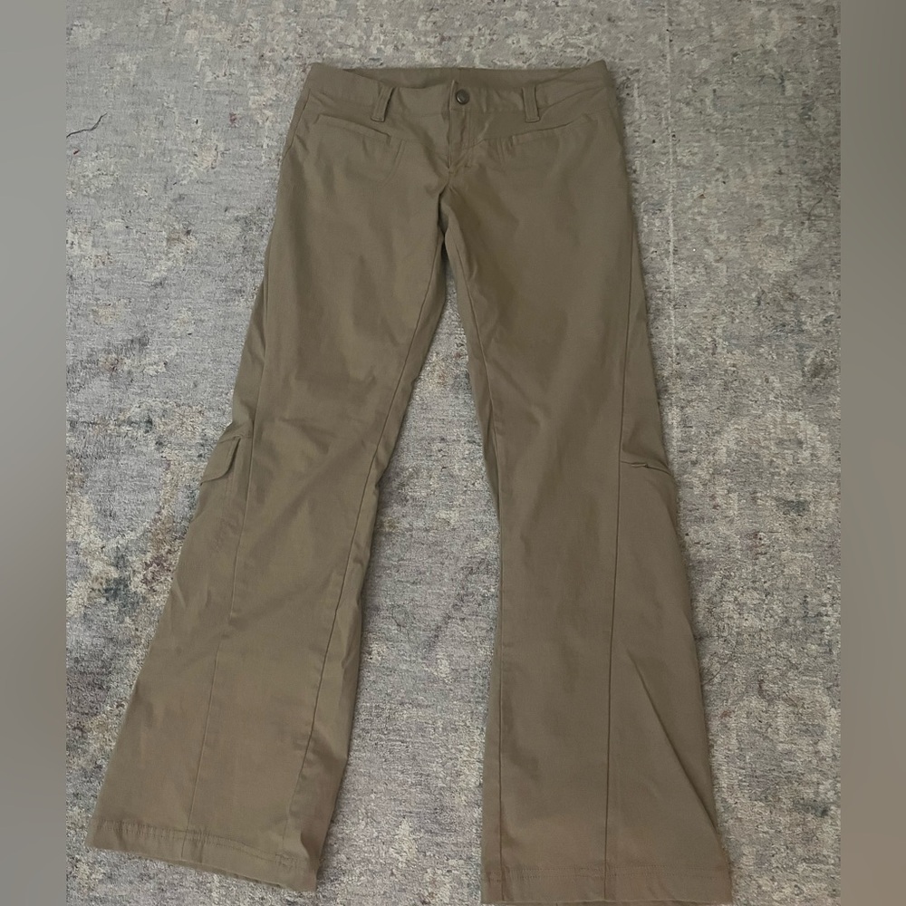 Athleta tan cargo hiking pant sz 6